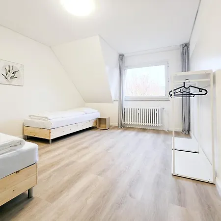 Tolstov Apartments - 3 Schlafzimmer - Kueche - 25 Min Messe Dus Appartement *