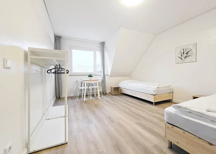 Tolstov - 3 - 25 Min Messe Dus Apartment Duisburg